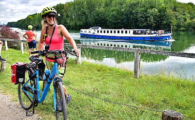 Cycling along the Seine. toBBT
