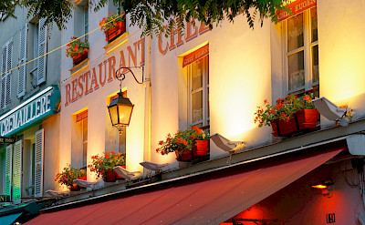 Restaurant in Montmartre, Paris, France. Flickr:Miguel Discart