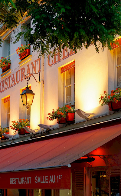 Restaurant in Montmartre, Paris, France. Flickr:Miguel Discart