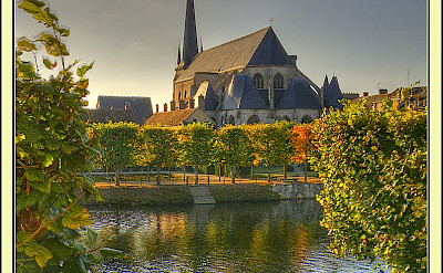 Eglise on the Canal du Loing, Nemours, France. Flickr:@lain G