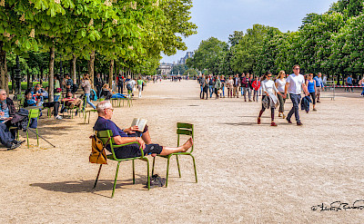 Relaxing in Paris, France. Flickr:Steven dosRemedios