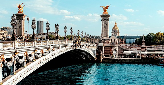 Pont Alexander III, Paris, France. Unsplash@ionut dobre