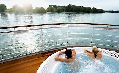 Enjoying the view while relaxing on the whirlpool aboard the Viva | Bike & Boat Tour