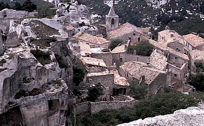 Les Baux de Provence. Photo via Wikimedia Commons.