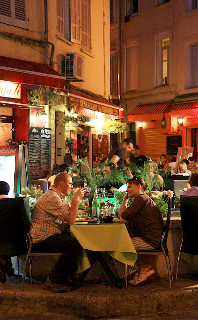 Evening dining in Aix-en-Provence, France. Flickr:Andrea Schaffer