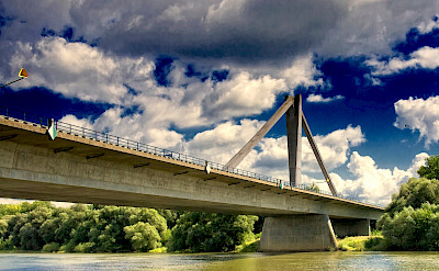 Bridge over the Danube River in Metten, district Deggendorf, Bavaria, Germany. Flickr:Björn Schwarz 48.852006, 12.913656