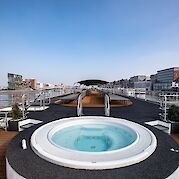 Jacuzzi on the sun deck on the Swiss Crown