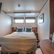 Standard cabin/Main deck | Swiss Crown | Bike & Boat Tour | ©Scylla