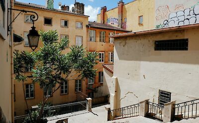 Houses and steps in Lyon, France. Unsplash:Ludwig Polakus