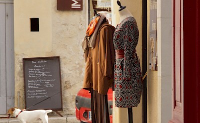 Lots of shops in St-Remy-de-Provence, France. Flickr:londonexpat