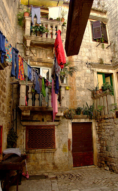 Daily life in Trogir, Dalmatia, Croatia. Photo via Flickr:gravitat-OFF