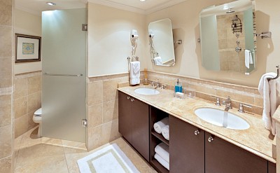 Med Sapphire Beach Sep Bath 1