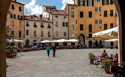 Main square in Lucca, Italy. Flickr:PapaPiper