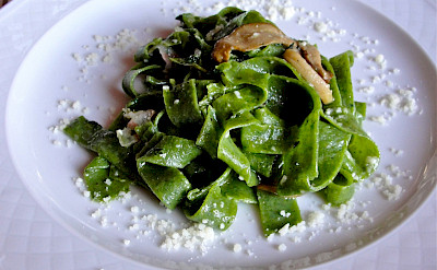 Green Pappardelle with mushrooms in Perugia, Umbria, Italy. Flickr:Umbria Lovers