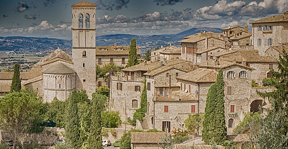 View of Assisi in Umbria, Italy. Flickr:Elisa Dc