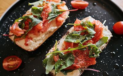 Fresh bruschetta. Unsplash@Andrej Lisakov