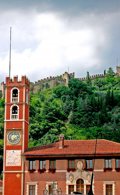 Marostica and Castle in province Vincenza, region Veneto, Italy. Photo via Flickr:Nik
