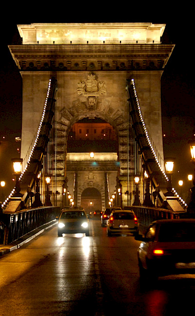 Famous chain bridge that links Buda and Pest in Budapest, Hungary. Photo via Tinou Bao 