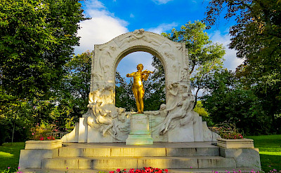 Johann Strauss in Stadtpark in Vienna, Austria. Photo via Flickr:Kiefer