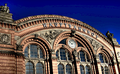 Bremen Hauptbahnhof (Train Station) - photo via Flickr:Maschinenraum