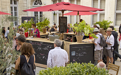 Wine tasting in Avignon, France. Flickr:Vins Rhône