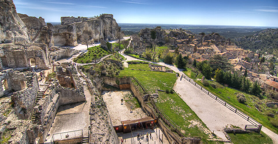 Ruins in Les-Baux-de-Provence, France. Flickr:Salva Barbera