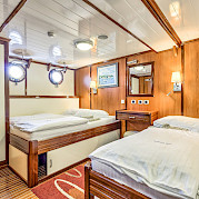 Triple cabin - Princess Diana - Bike & Boat Tours