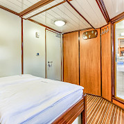 Double cabin - Princess Diana - Bike & Boat Tours