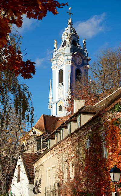 Autumn foliage in D&uuml;rnstein, Austria. Unsplash@Shpetim Ujkani