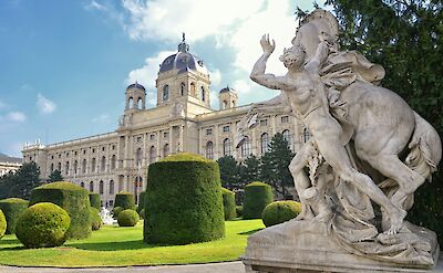 Ornate sculptures and gardens in Vienna, Austria. Unsplash@Vitaliia Ponomarova