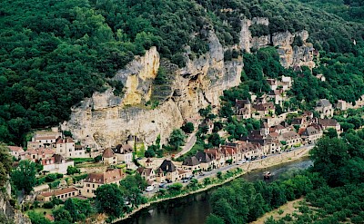 La Roque-Gageac along the Dordogne River, France. Flickr:LaurPhil 