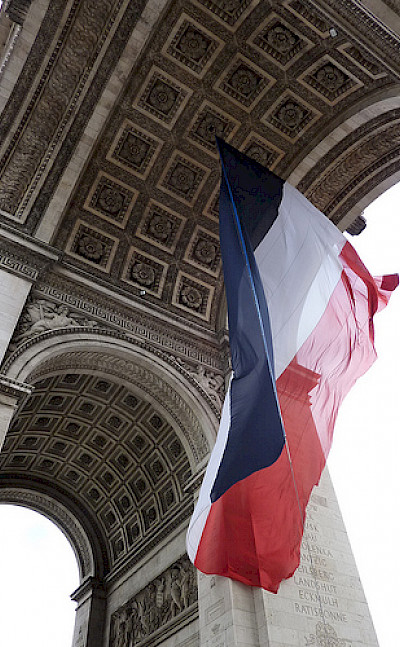 Arc de Triomphe in Paris - photo via Flickr:smemon87