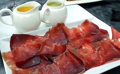 Cecina, the traditional food of León, Spain. Flickr:juantiagues