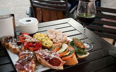 Tapas is another Spanish tradition. Flickr:Salome Chaussure