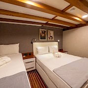 Triple Cabin | Boreas | Bike & Boat Tour