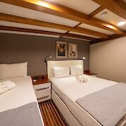 Twin or Triple Cabin | Boreas | Bike & Boat Tour