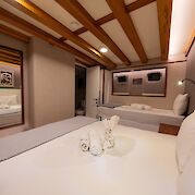 Twin or Triple Cabin | Boreas | Bike & Boat Tour