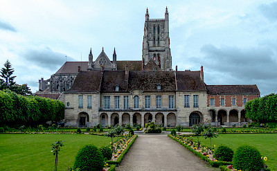 Episcopal Palace and St. Etienne Cathedral in Meaux, France. Flickr:Yann Caradec 48.960806501590206, 2.8790003059327245