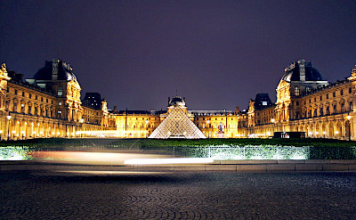 Pyramide du Louvre in Paris, France. Flickr:DimitryB