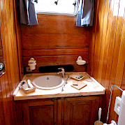 Private Bathroom in each Cabin | Maria Giovanna | Bike & Boat Tours