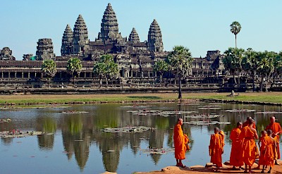 Buddhist Monks at Angkor Wat, Cambodia. CC:sam graza 12.694093, 104.910399