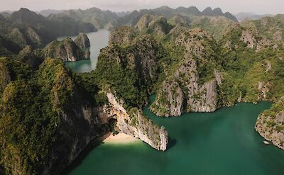 Ha Long Bay, Vietnam. Unsplash:Thomas Boxma