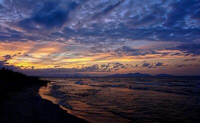 Sunset over the sea in Hoi An, Vietnam. Unsplash:Richard James