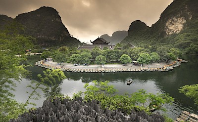 Temple in Vietnam. Flickr:Water Alternatives Photos