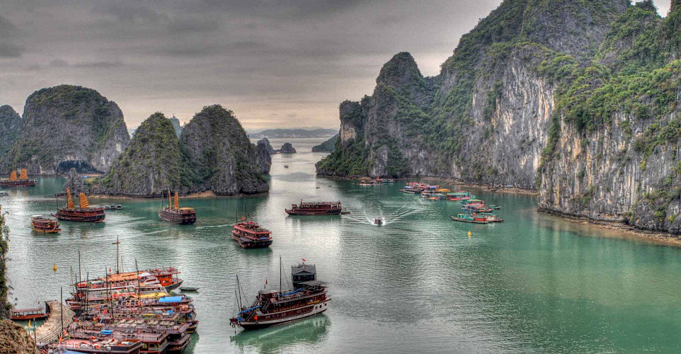 Ha Long Bay, Vietnam. Photo via Flickr:guido da rozze 20.921063, 106.986531