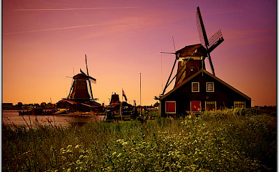 Sunset in Zaanse Schans, Zaandam, the Netherlands. Flickr:Moyan Brenn 52.4462522213844, 4.825558857486256