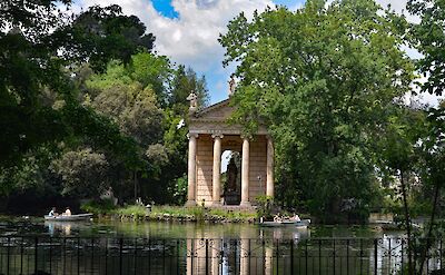 Rowing on the lake at Villa Borghese, Rome, Italy. Herve Simon@Flickr