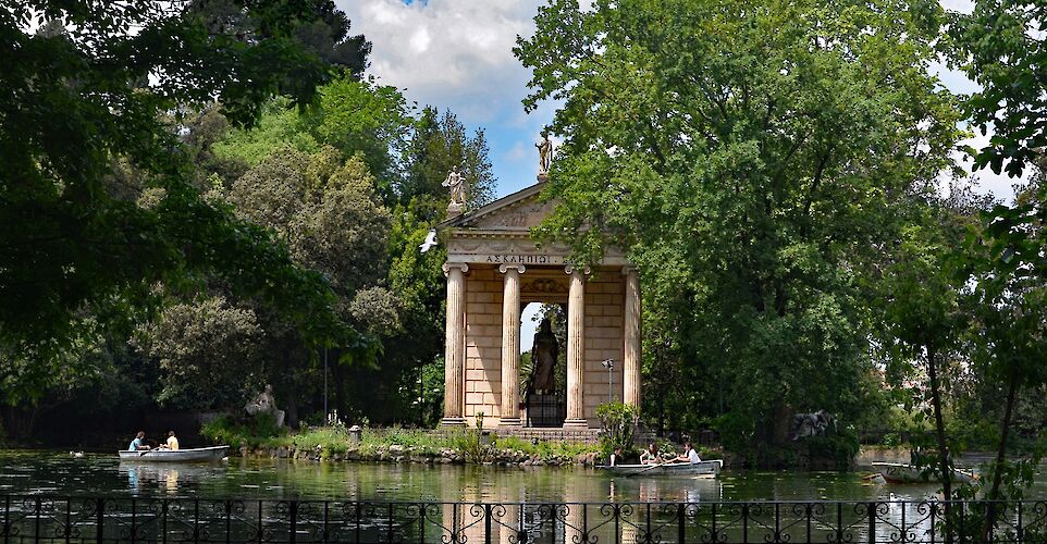 Rowing on the lake at Villa Borghese, Rome, Italy. Herve Simon@Flickr