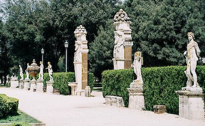 Statues in Villa Borghese, Rome, Italy. Gabriella Clare Marino@Unsplash