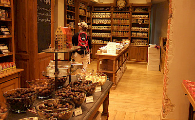 Great chocolate shop in Brussels. Belgian chocolates are good! Flickr:Christian Payer